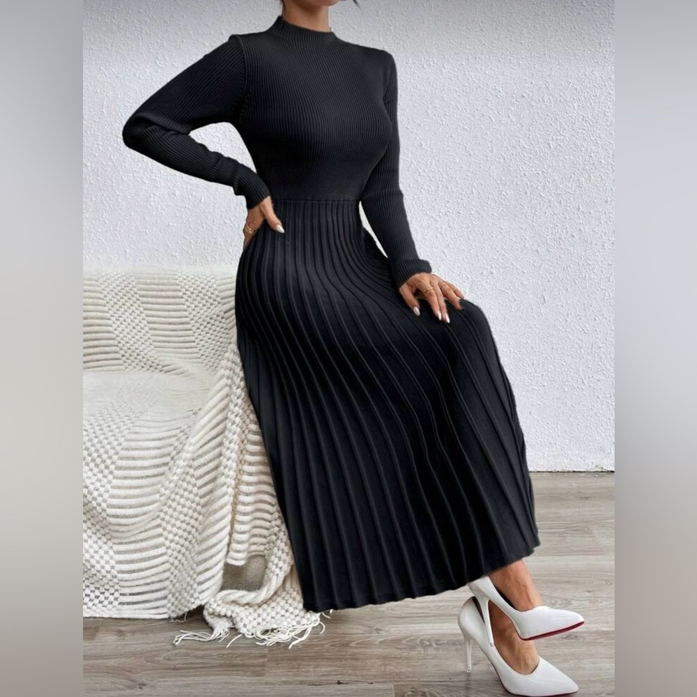 Pleated Black Ribbed Maxi Dress